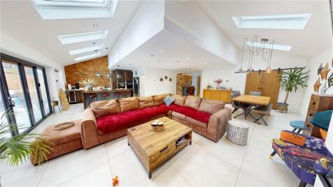 Scratton Road, Stanford-le-Hope, Essex, SS17
