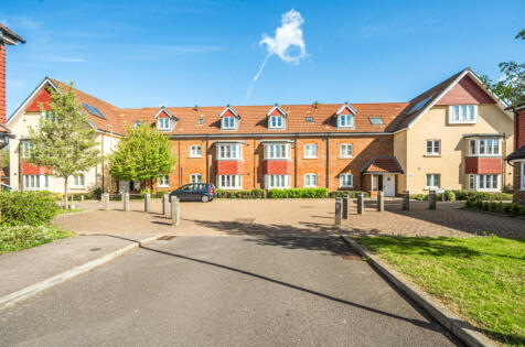 10 Furlonger Place, Liphook