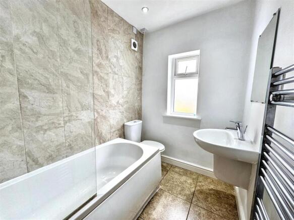 3 bed Semi-Detached for sale Image 10