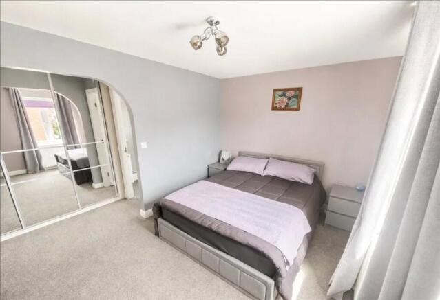 4 bed Detached for sale Image 4