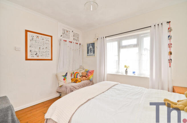 Bedroom 2 (2).JPG