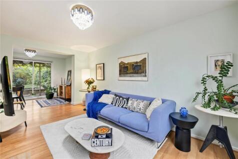 Elmshurst Crescent, London, N2