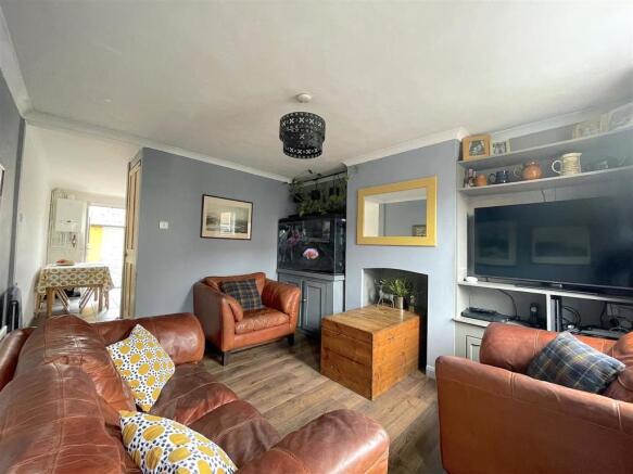 Living Room (1).jpeg