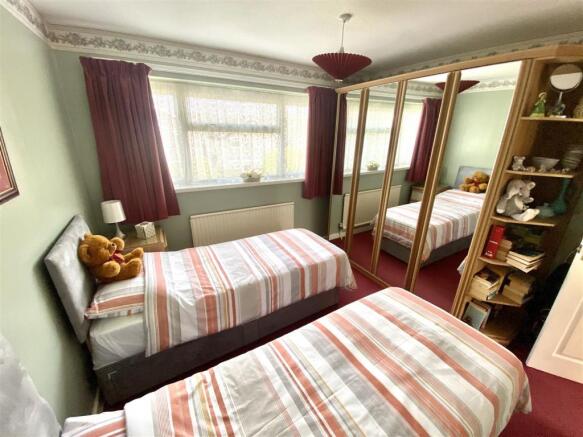 BEDROOM 2