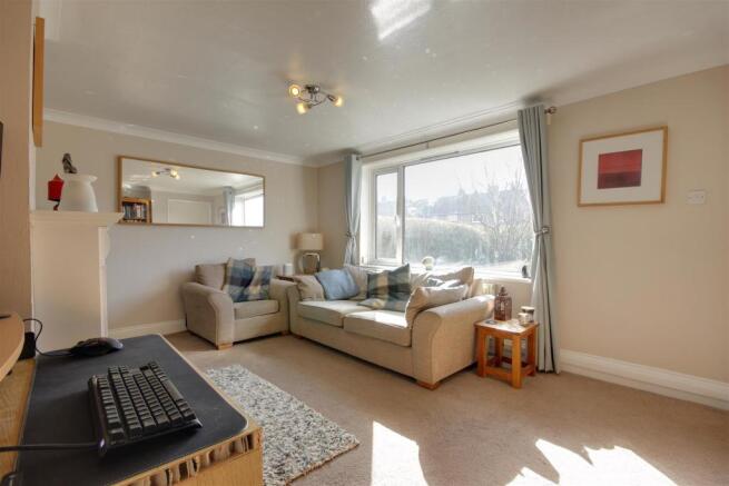 Lounge - Alternative View
