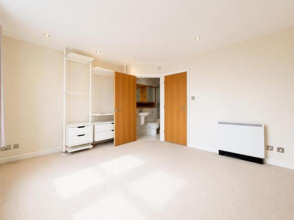 2 bed Flat for sale Image 9