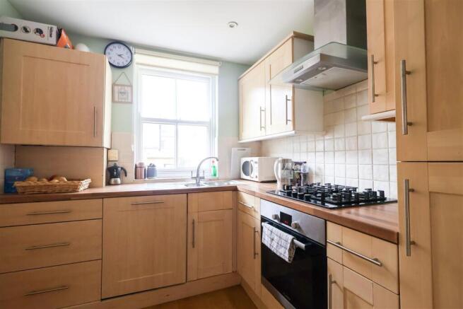3 bed Terraced for sale Image 5