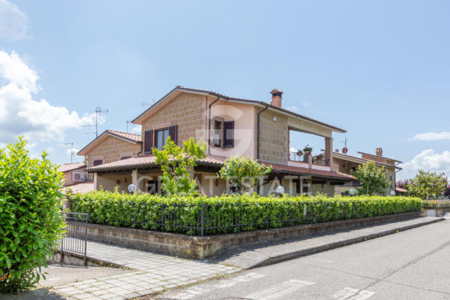 Esterno