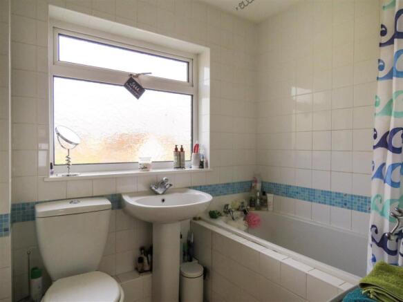 Bathroom.JPG