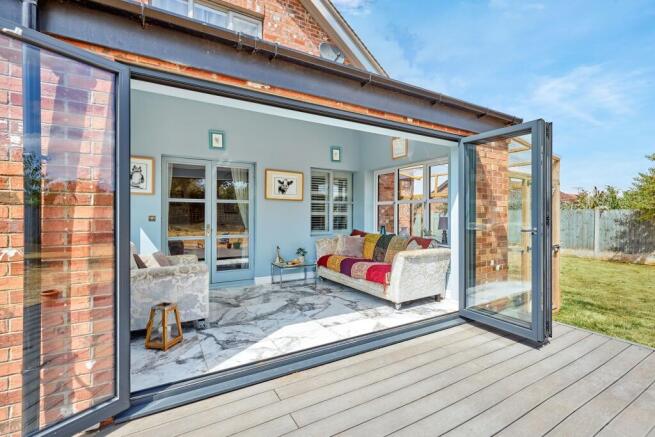 4 bed Detached for sale Image 8