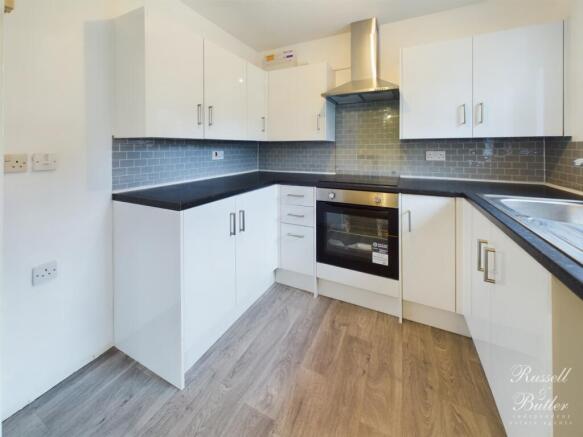 CAM01995G0-PR0237-STILL019