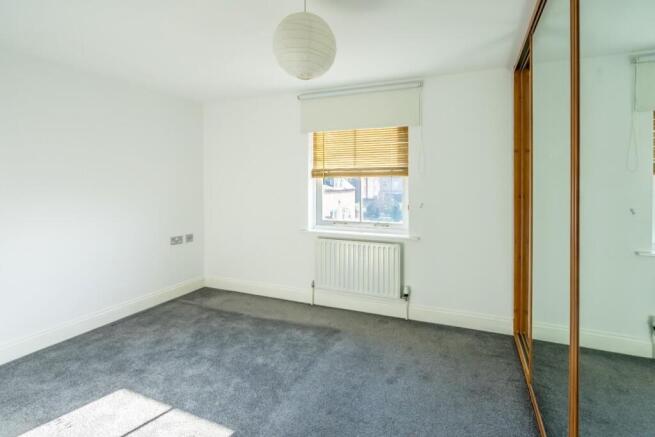 3 bed Town House for sale Image 6