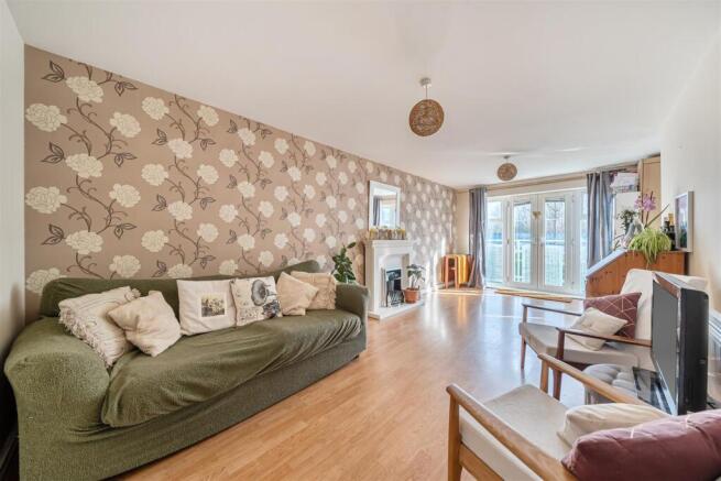 Kitchen / Lounge / Diner