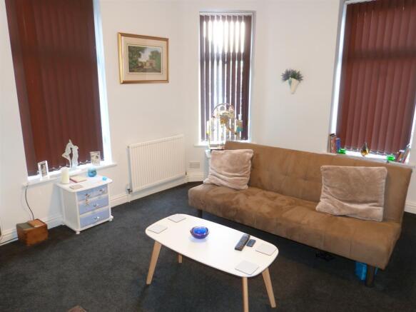 LIVING ROOM IMAGE TWO