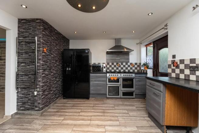 3 bed Detached Bungalow for sale Image 7