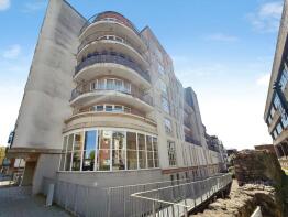 Flat 25, 15 City Court, Lower Canal Walk, Southampton SO14 3HL