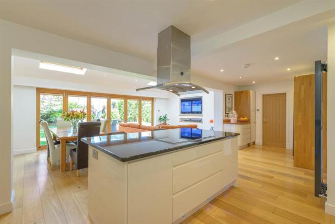12KensingtonDrive_018.jpg