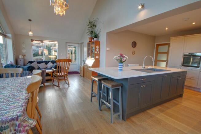 2 bed Detached Bungalow for sale Image 6