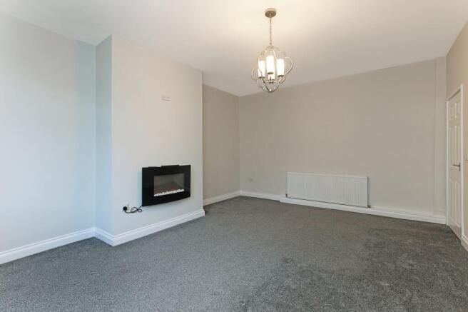 2 bed Terraced to rent Image 7