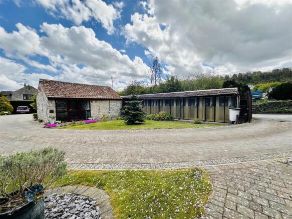 Detached Stone built Outbuilding/Cattery Reception