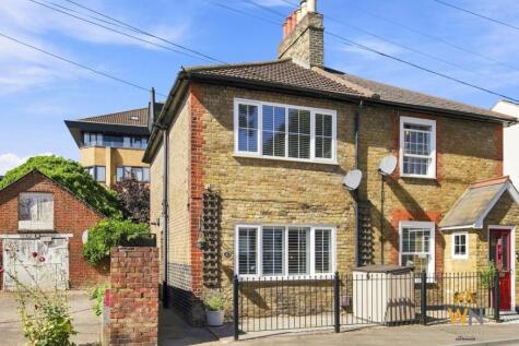 Alfred Road, Brentwood, CM14