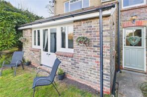 Basement Flat, Woodlands, College Lane, East Grinstead RH19 3LY