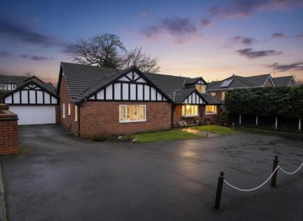 Brackenwood Drive, Cheadle