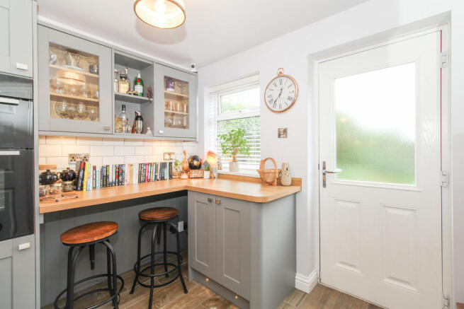 Kitchen/Breakfast...