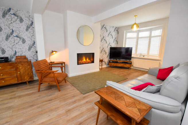 Cosy Mid-Century Living Room Fireplace