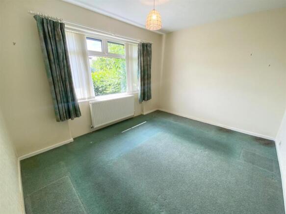 2 bed Semi-Detached Bungalow for sale Image 6