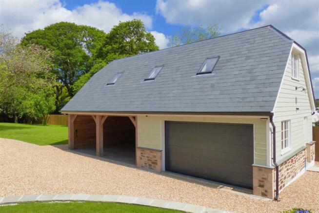 DOUBLE GARAGE