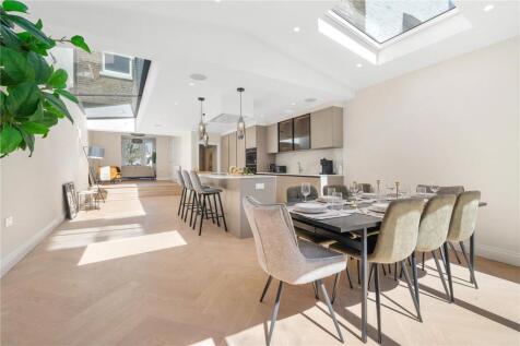 East Dulwich Grove, London, SE22