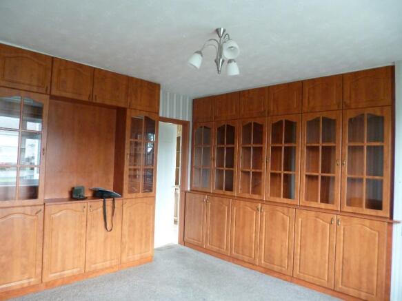 Lounge 4.14m x 3.69m
