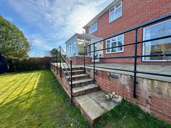 Easy to maintain versatile garden