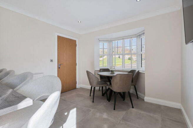 4 bed Detached for sale Image 6