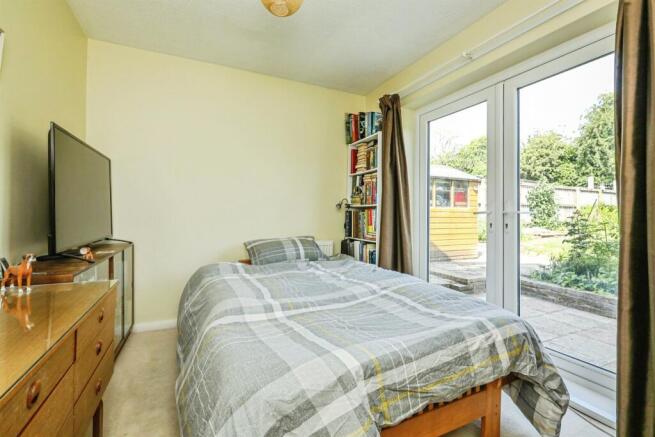 4 bed Detached Bungalow for sale Image 11
