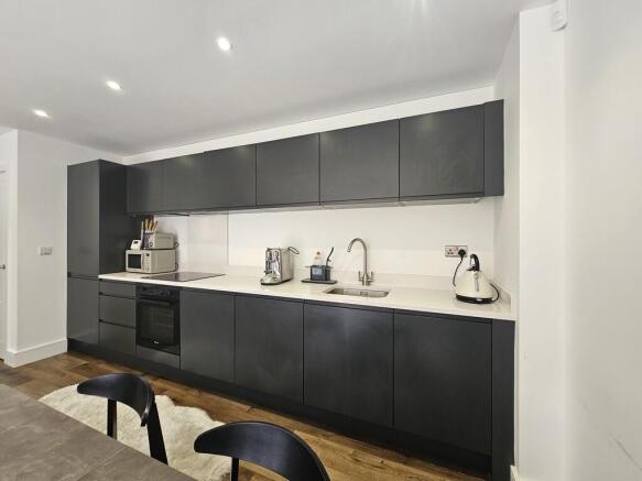 3 bed Town House to rent Image 8