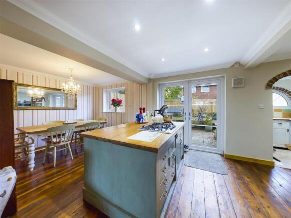 Kitchen/Dining