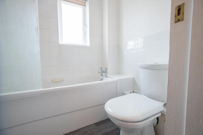Studio to rent Image 9