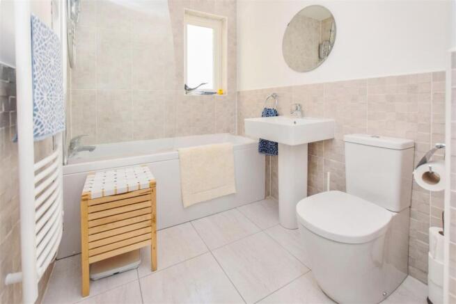 Bathroom1492772465.j