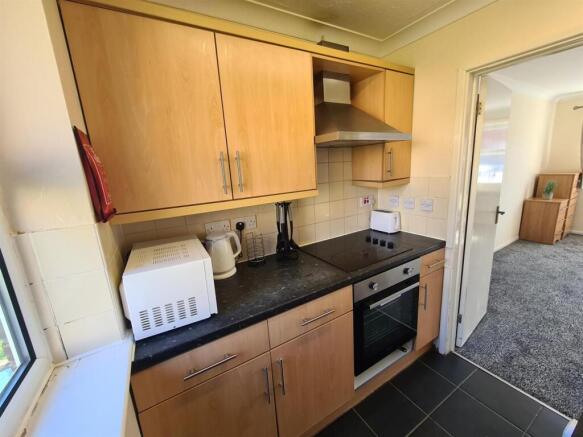 Kitchen2.jpg
