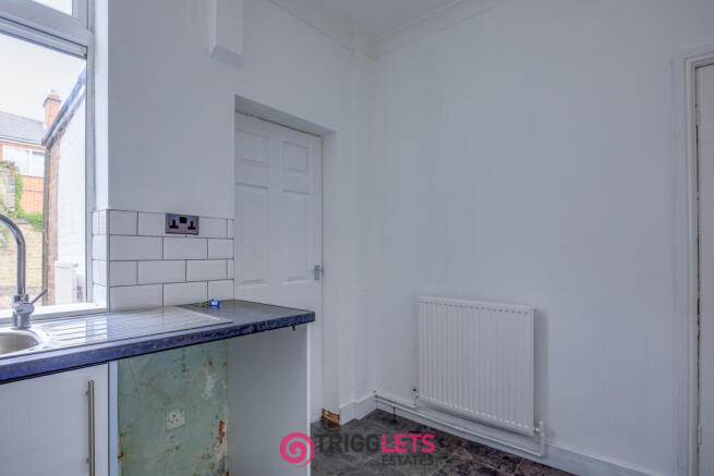 2 bed Terraced to rent Image 7