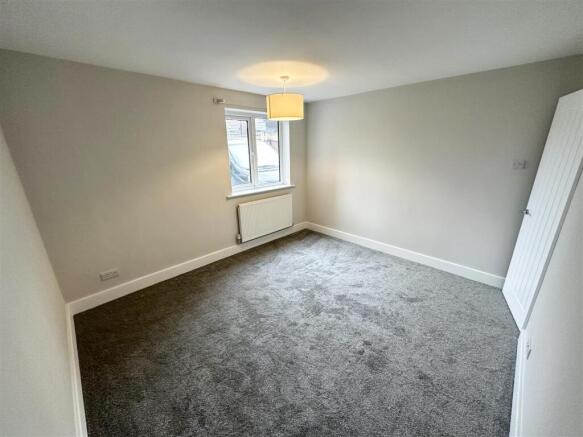 2 bed Flat to rent Image 4
