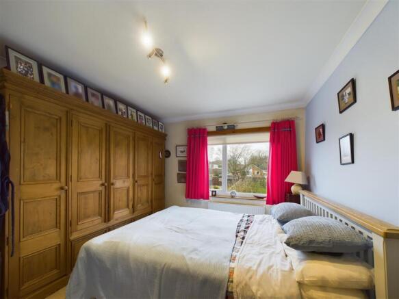 BEDROOM 2
