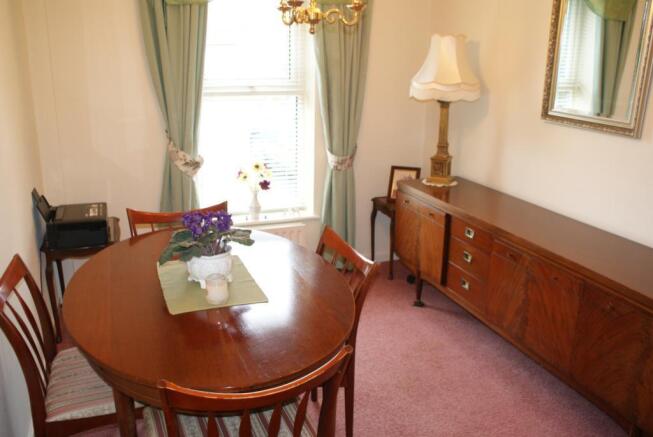 Dining Room / Bed 3