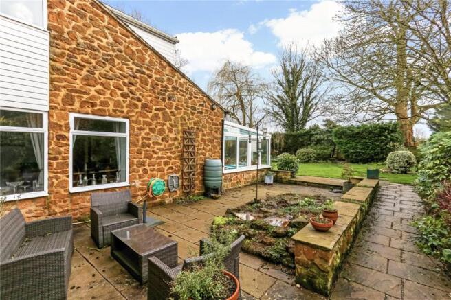 Patio/Seating Area