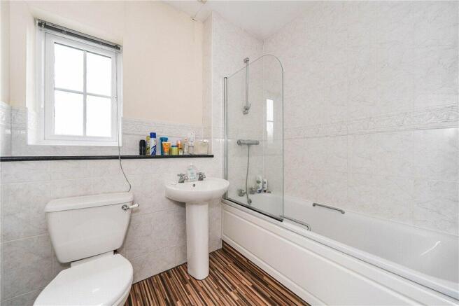 6 bed Detached for sale Image 12