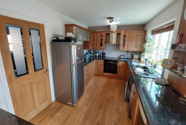 3 bed Link Detached House for sale Image 6