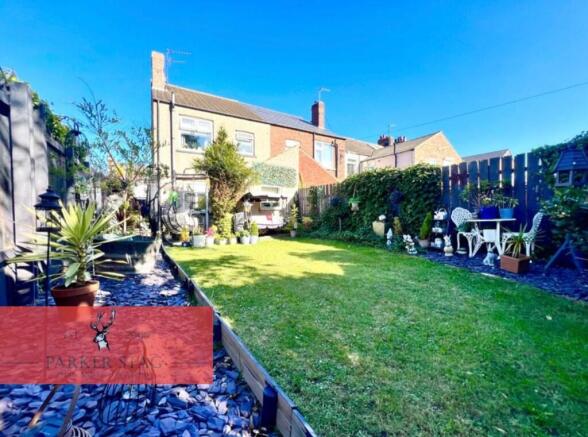 4 bed Semi-Detached for sale Image 11