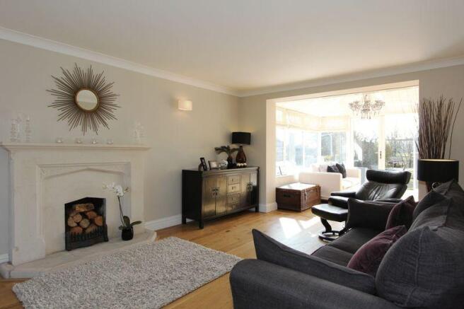 Lounge Photo 2